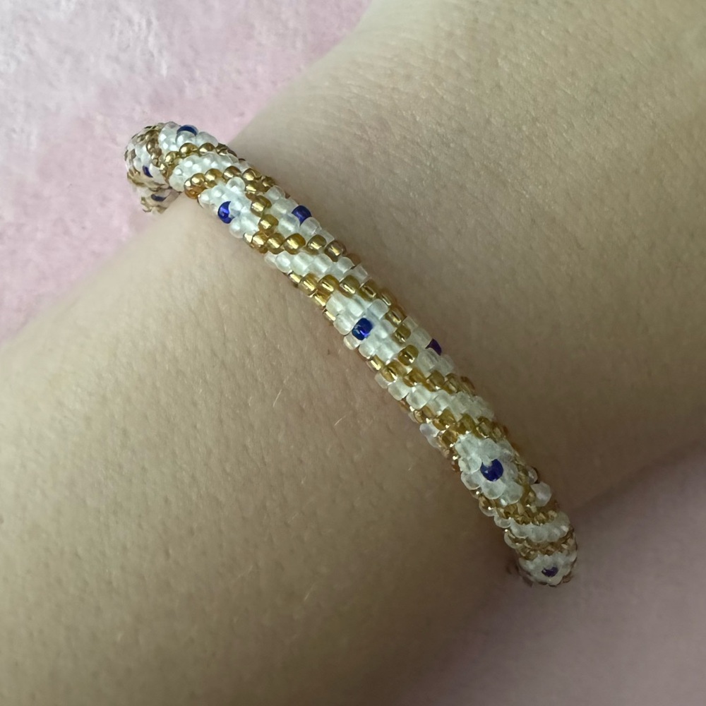 Sashka Co Extended 8” Length Glass Beaded Bracelet White & Gold Evil Eye